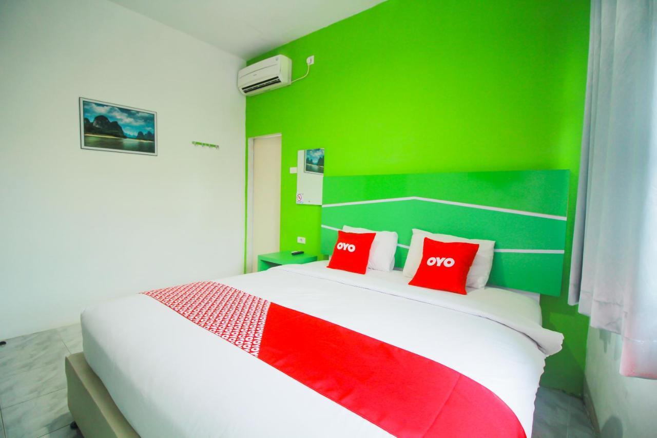Oyo 1825 Marcopolo Homestay Pekanbaru Kültér fotó