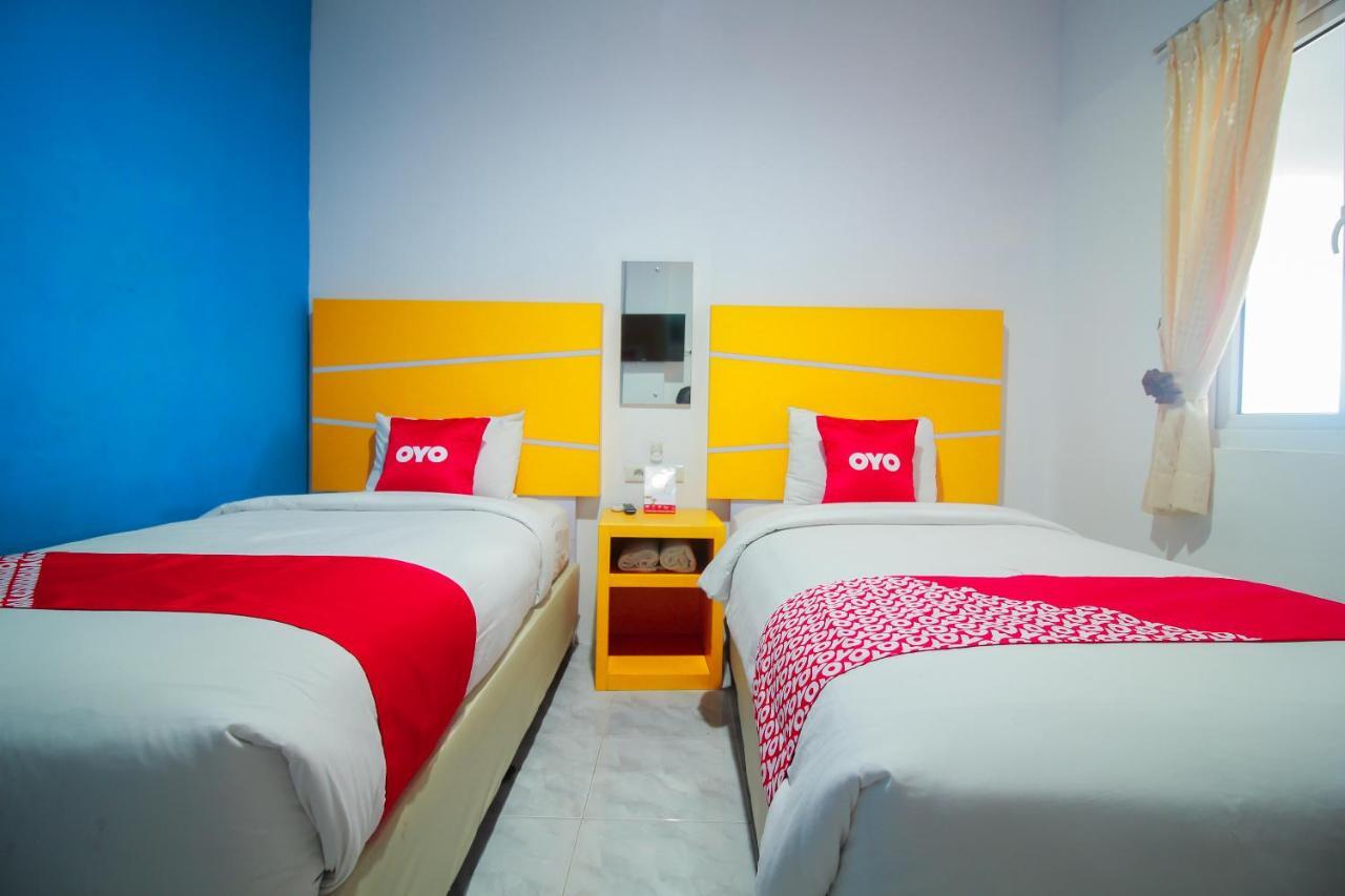 Oyo 1825 Marcopolo Homestay Pekanbaru Kültér fotó