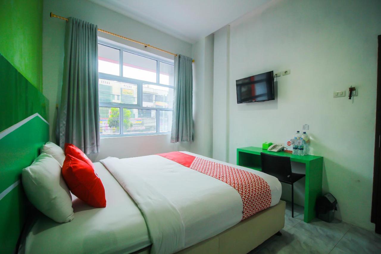 Oyo 1825 Marcopolo Homestay Pekanbaru Kültér fotó