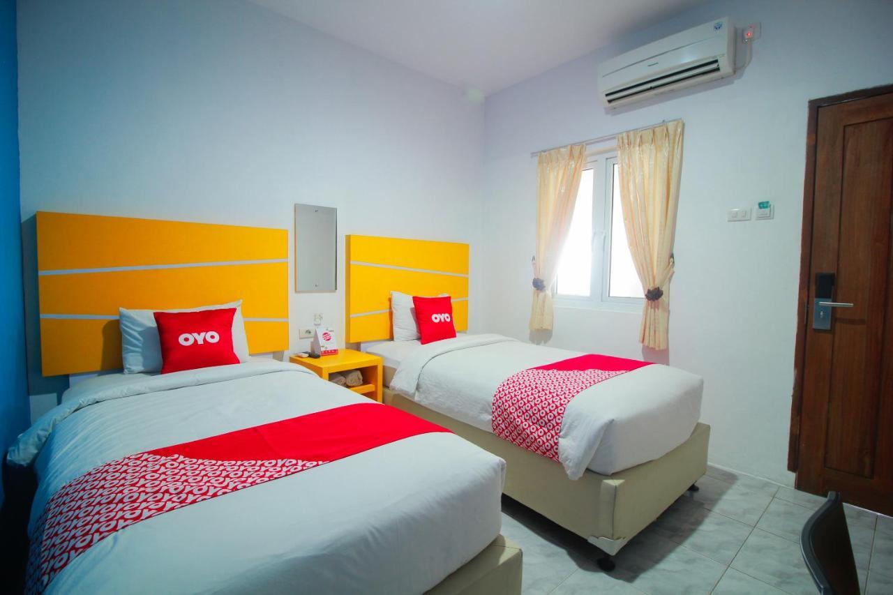 Oyo 1825 Marcopolo Homestay Pekanbaru Kültér fotó